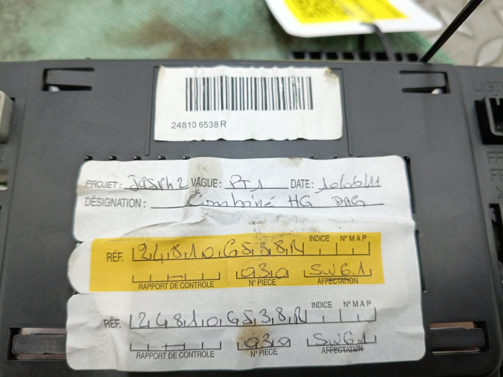 View Auto part KLOKKENPANEEL RENAULT SCENIC 2012