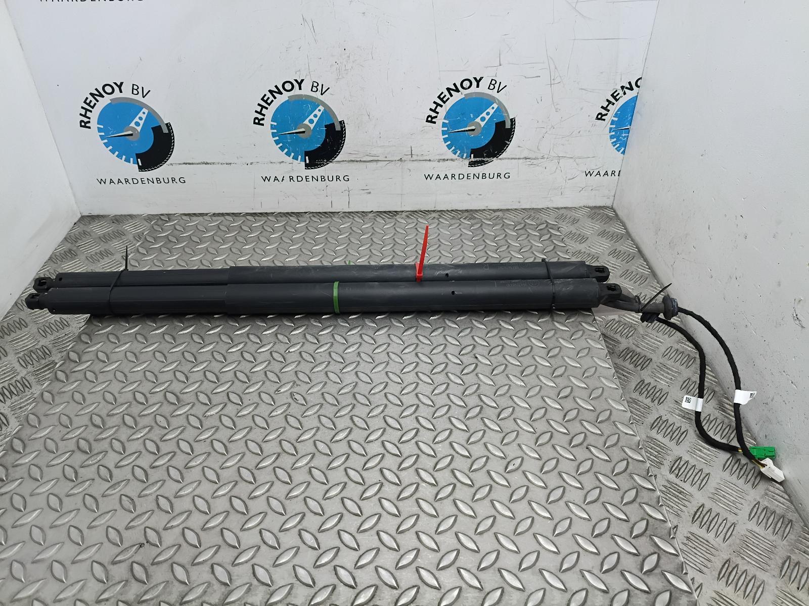 Bekijk Auto-onderdeel ACHTERKLEP GASVEER / ELEKTRISCHE SPINDEL PEUGEOT 5008 2024