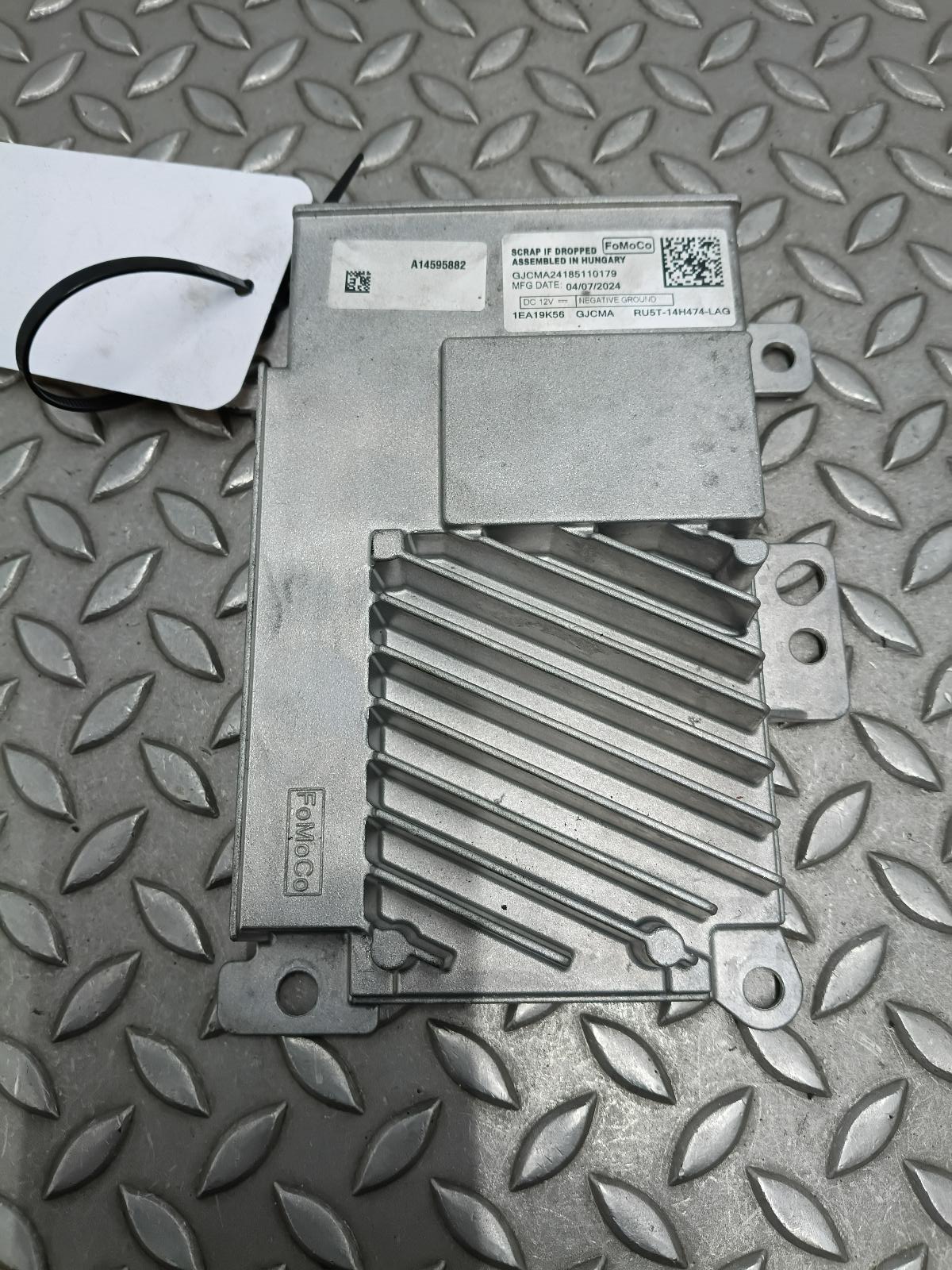 Bekijk Auto-onderdeel COMPUTER ECU FORD TOURNEO COURIER 2024