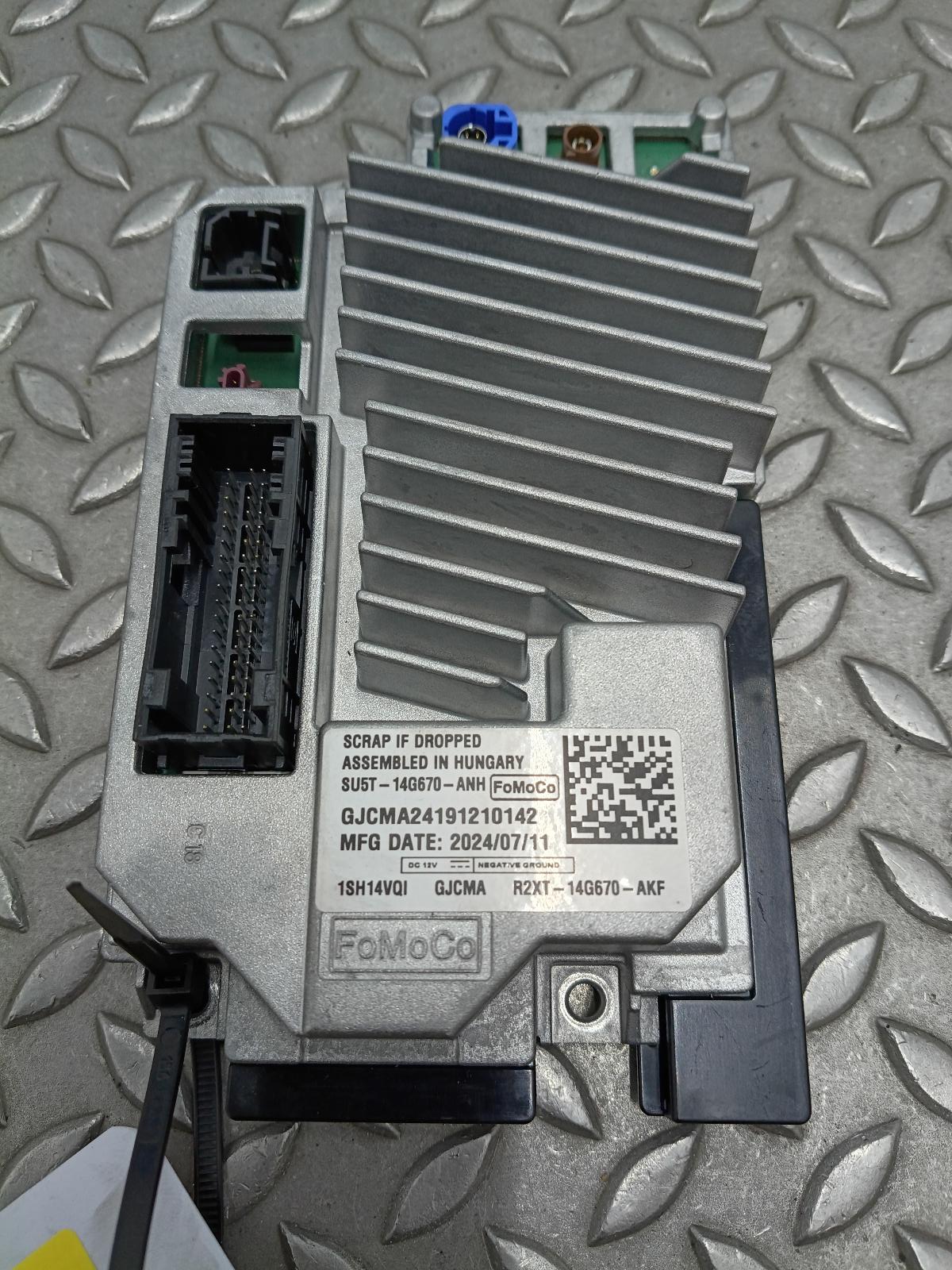Bekijk Auto-onderdeel COMPUTER ECU FORD TOURNEO COURIER 2024