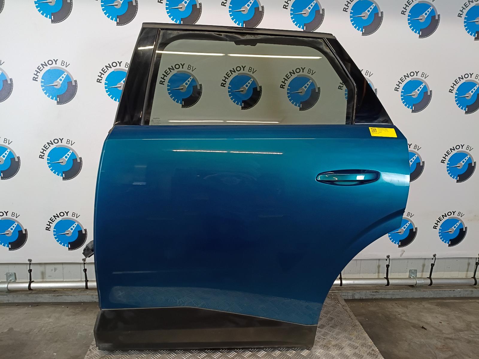 Bekijk Auto-onderdeel PORTIER LA  PEUGEOT 5008 2024