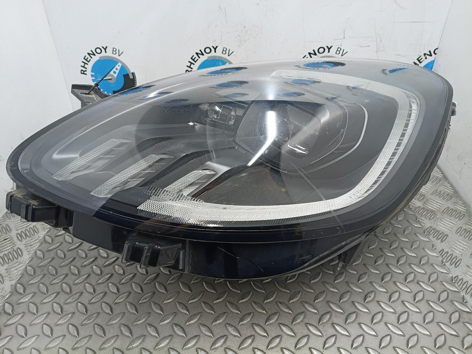 Bekijk Auto-onderdeel KOPLAMP L FORD PUMA 2024