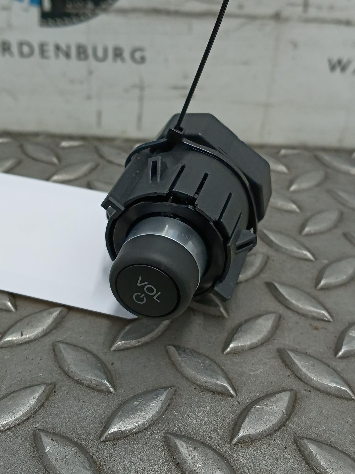 Bekijk Auto-onderdeel RADIO FORD PUMA 2025