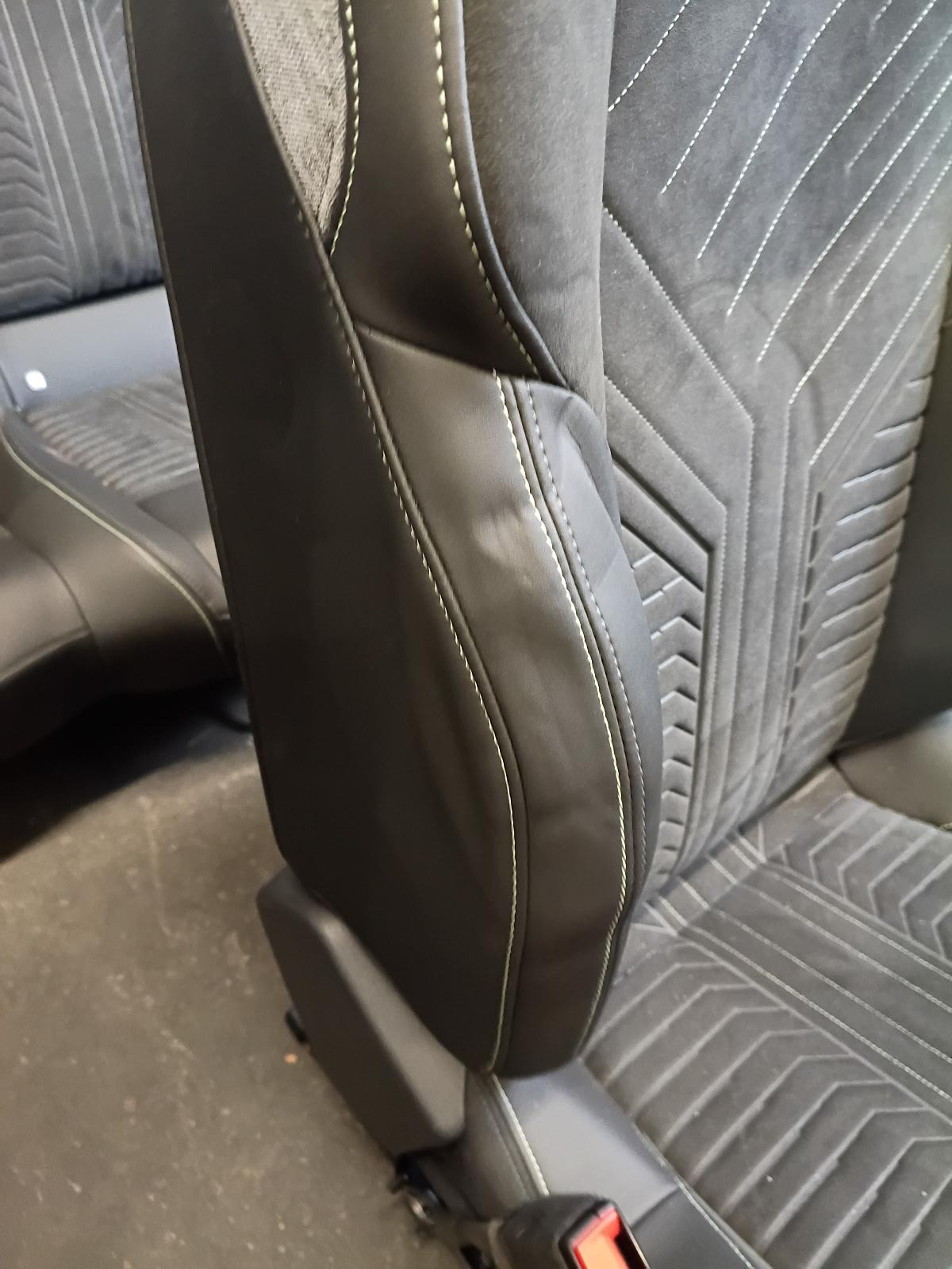 View Auto part INTERIEUR COMPLEET PEUGEOT 5008 2024