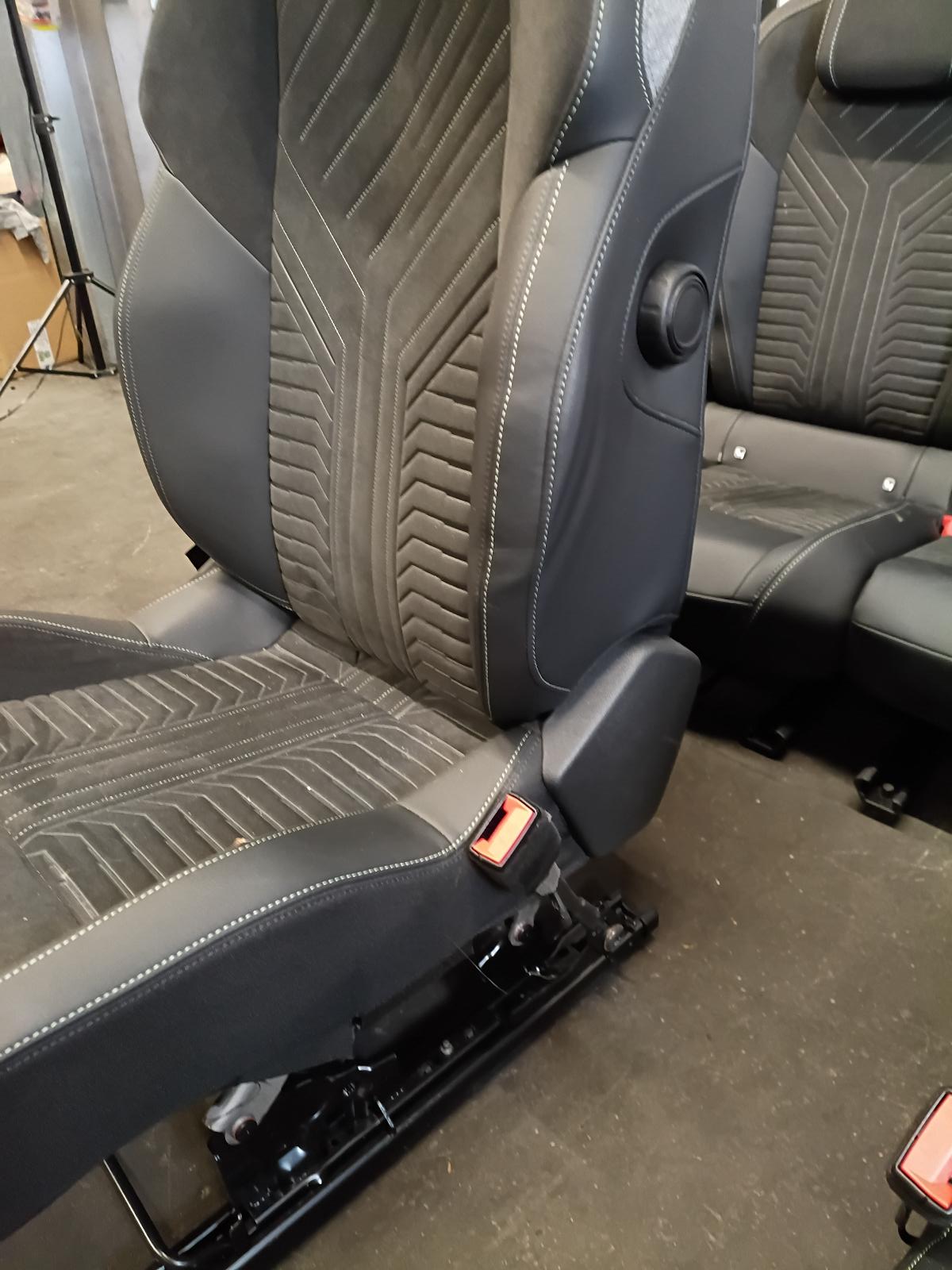 View Auto part INTERIEUR COMPLEET PEUGEOT 5008 2024