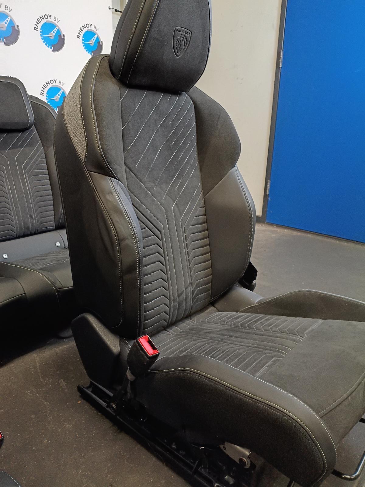 View Auto part INTERIEUR COMPLEET PEUGEOT 5008 2024