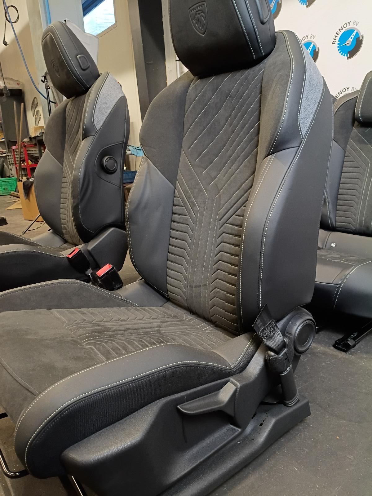 View Auto part INTERIEUR COMPLEET PEUGEOT 5008 2024