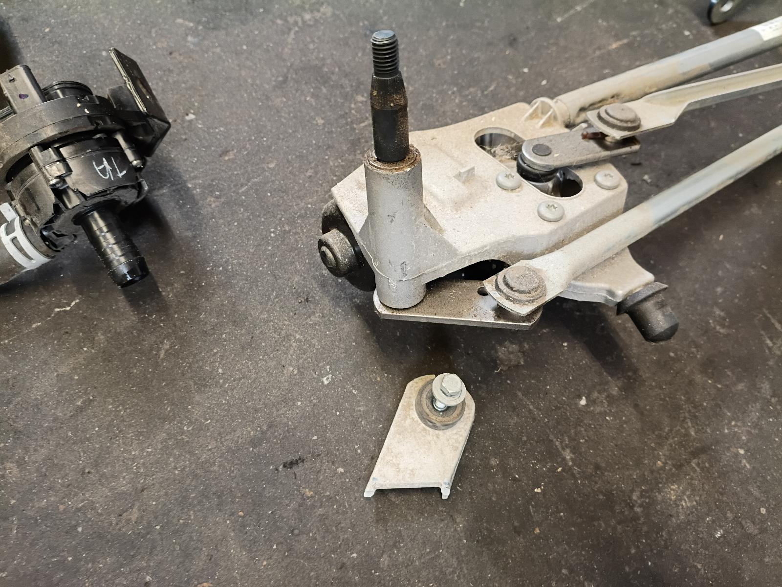 View Auto part VOORKOP COMPLEET FORD KUGA 2024