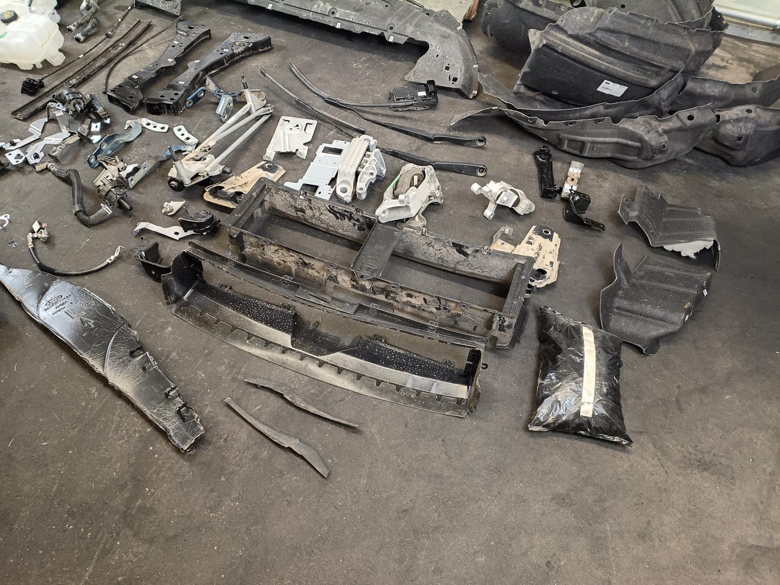 View Auto part VOORKOP COMPLEET FORD KUGA 2024