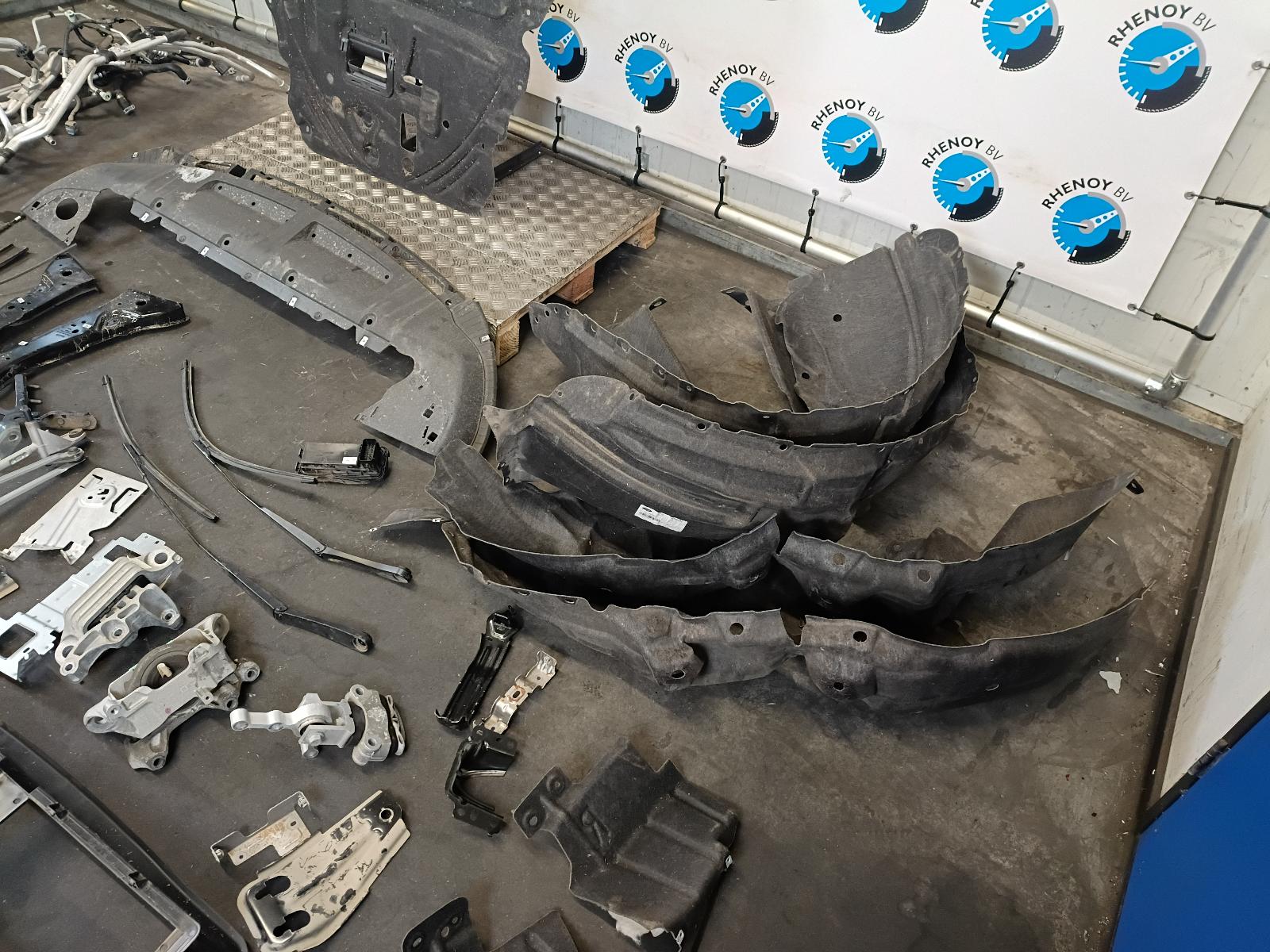 View Auto part VOORKOP COMPLEET FORD KUGA 2024