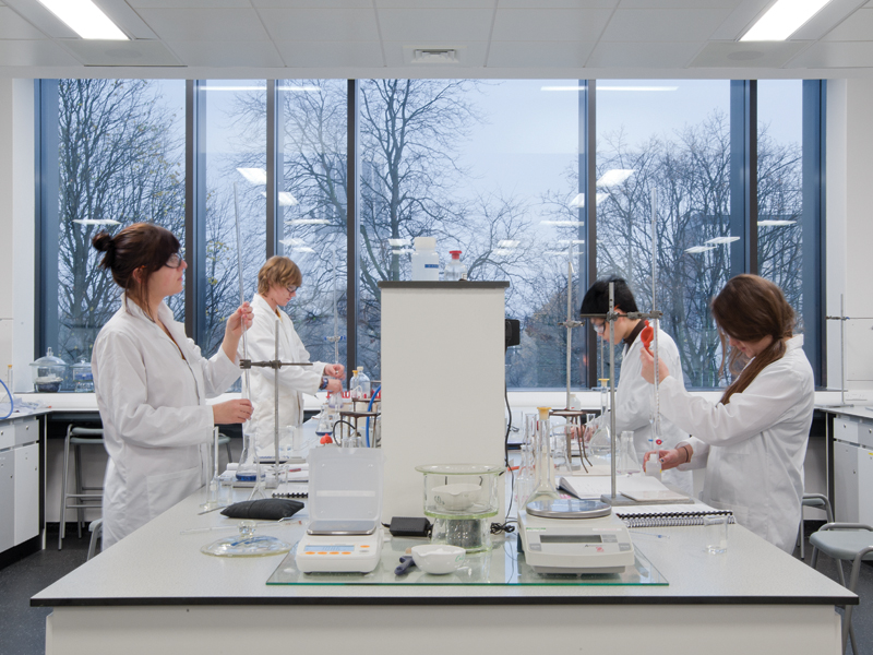 Central Teaching Laboratories, University of Liverpool by *ADP