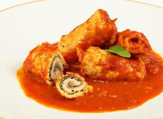 Come preparare gli involtini di maiale al sugo