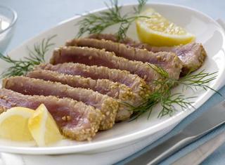 Ricetta: filetto di tonno in crosta di sesamo
