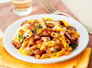 Pasta ai funghi con pere e gorgonzola
