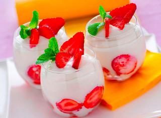 Coppa alle fragole e crema di limoncello