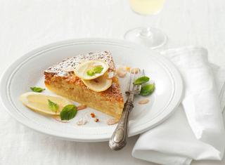 Torta caprese alle mandorle e cioccolato bianco