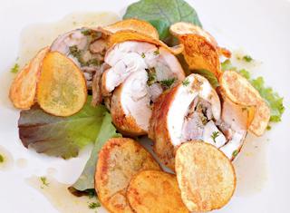Coniglio porchettato al forno con patate