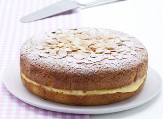 Torta all'arancia soffice con crema