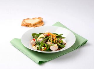Insalata di pollo piccante con maionese