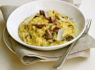Risotto allo zafferano con porcini secchi