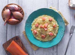 Come fare il risotto alla crema di salmone