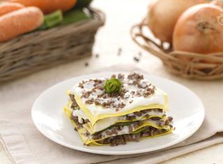 Come preparare le lasagne al ragù bianco e zucchine