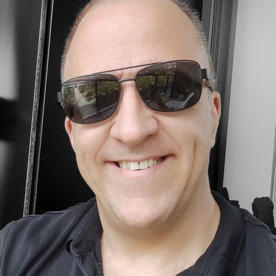Piotr Waszkiewicz driving instructor photo