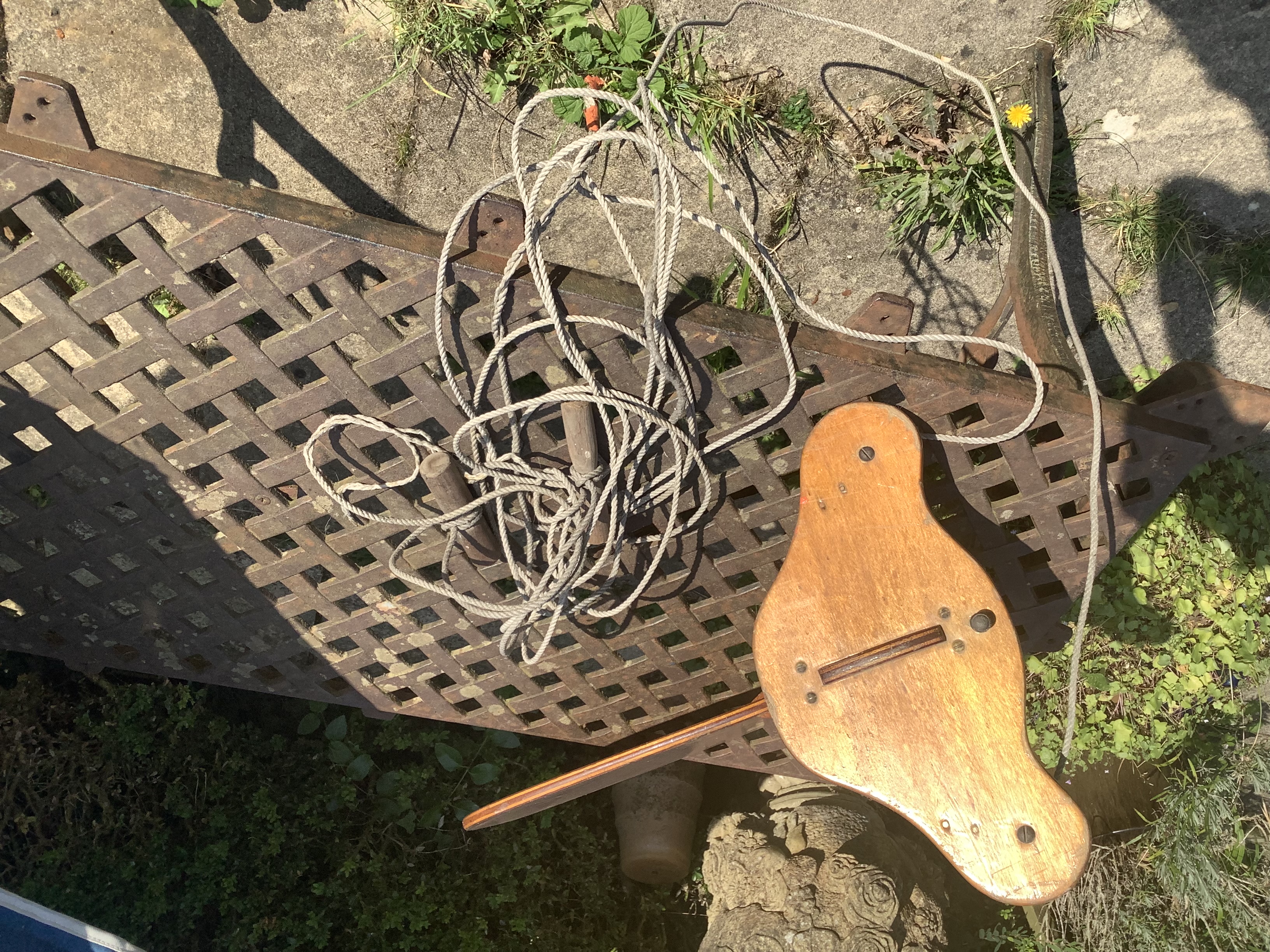 Old wooden rudder - image 3