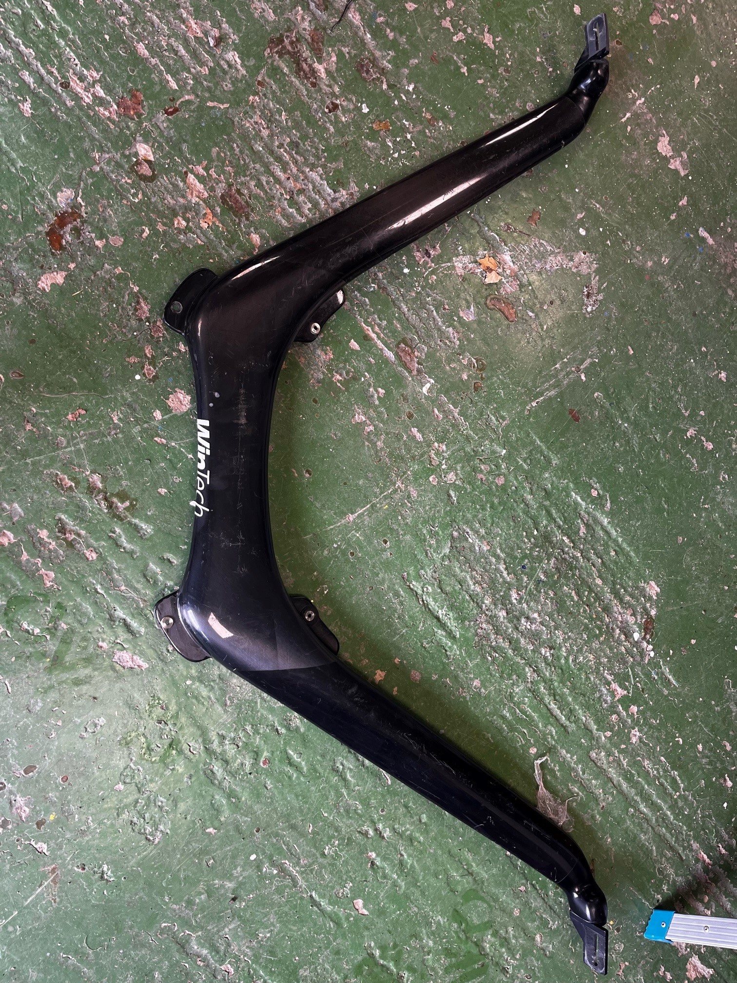 RowingAdverts Wintech stern mounted carbon rigger