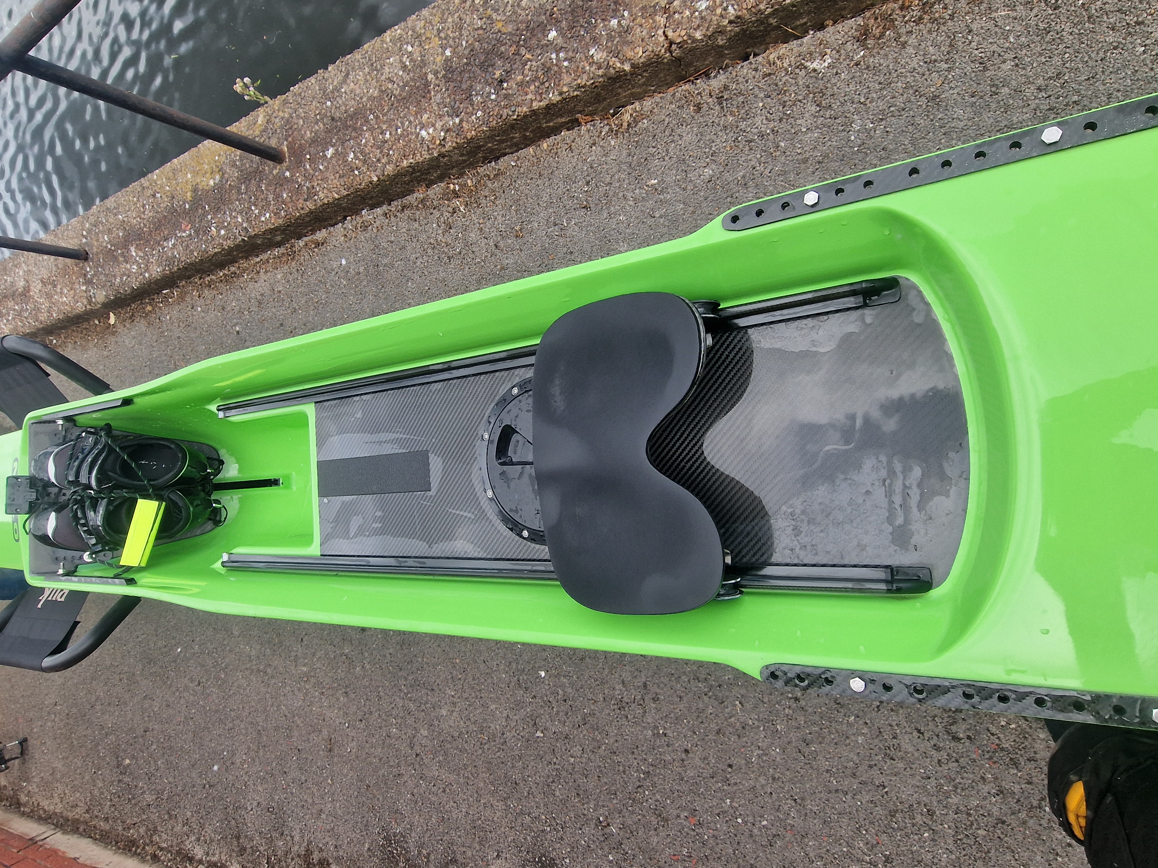 Nelo Sigle Scull - Carbon Rigger 75Kg (Boat Bag Included!) - image 2