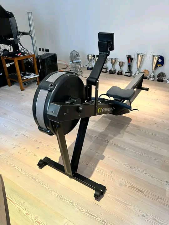 For sale rarely used Concept 2 rowing machine. - image 3