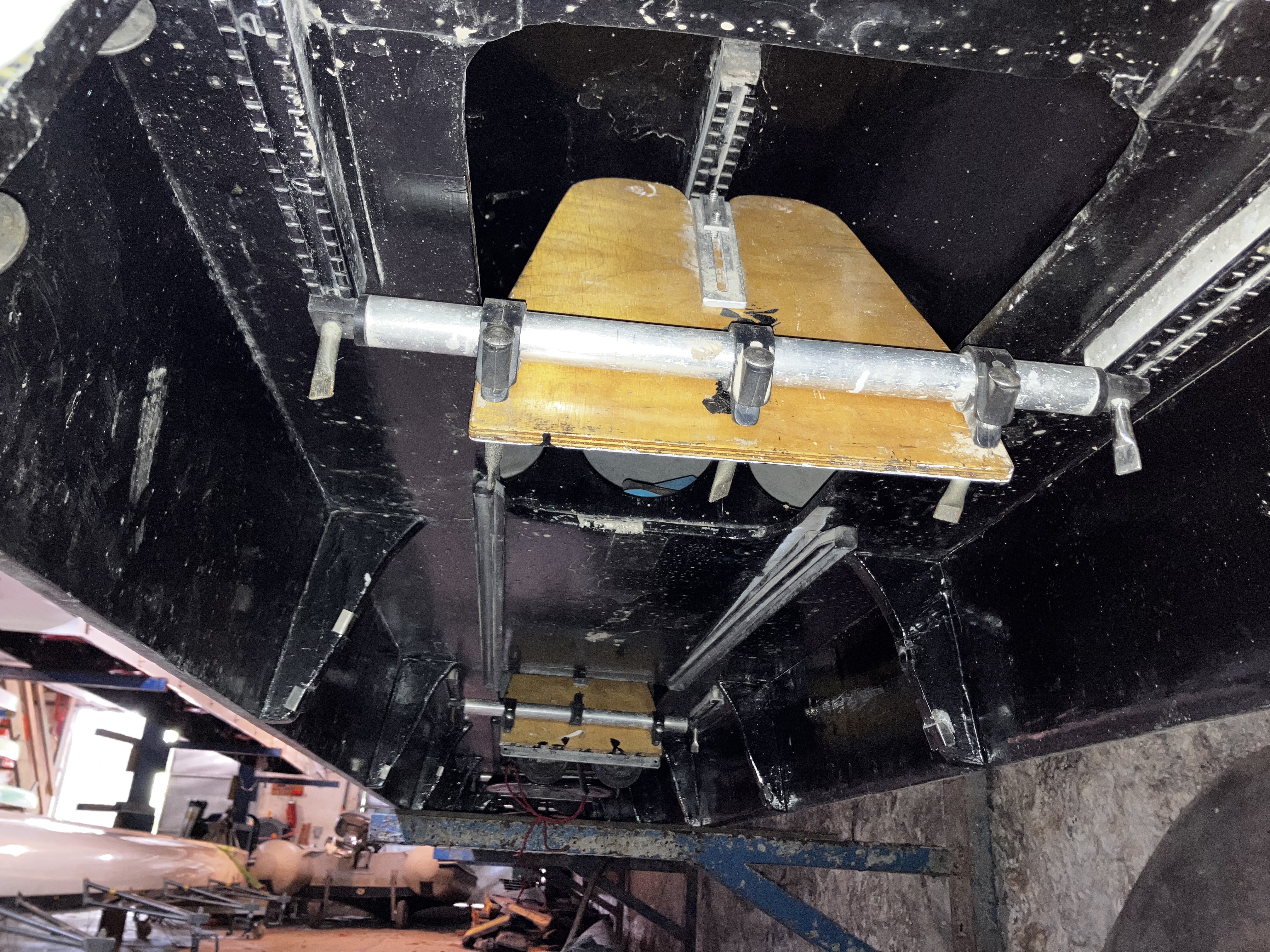 Old eight boat needs new home! - image 2