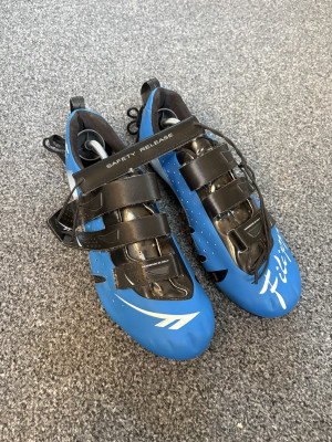 Filippi MAs Velcro shoes size UK 9