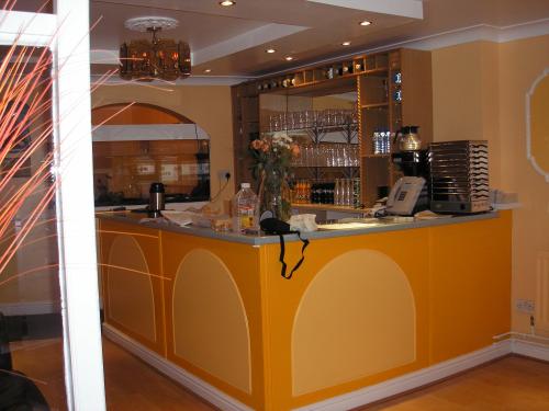 Allan Ashley Painting Decorating Services In Norwich Rated People