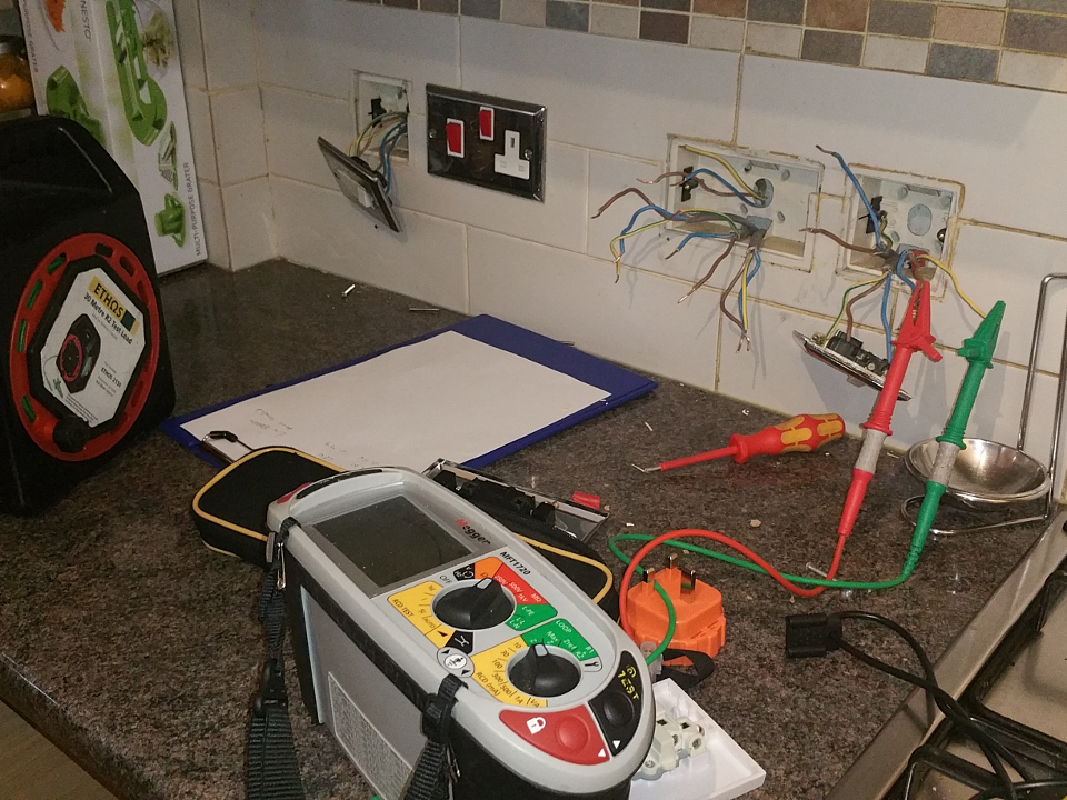 Express Electrical Maintenance work photo 3