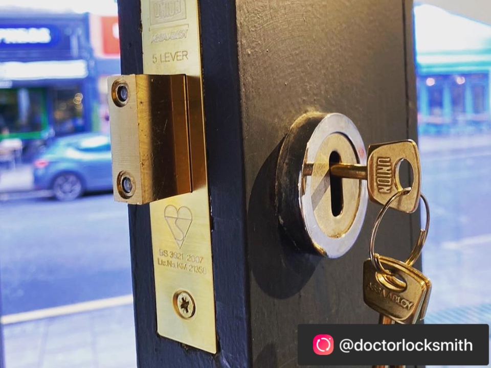 DOCTOR LOCKSMITH work photo 2