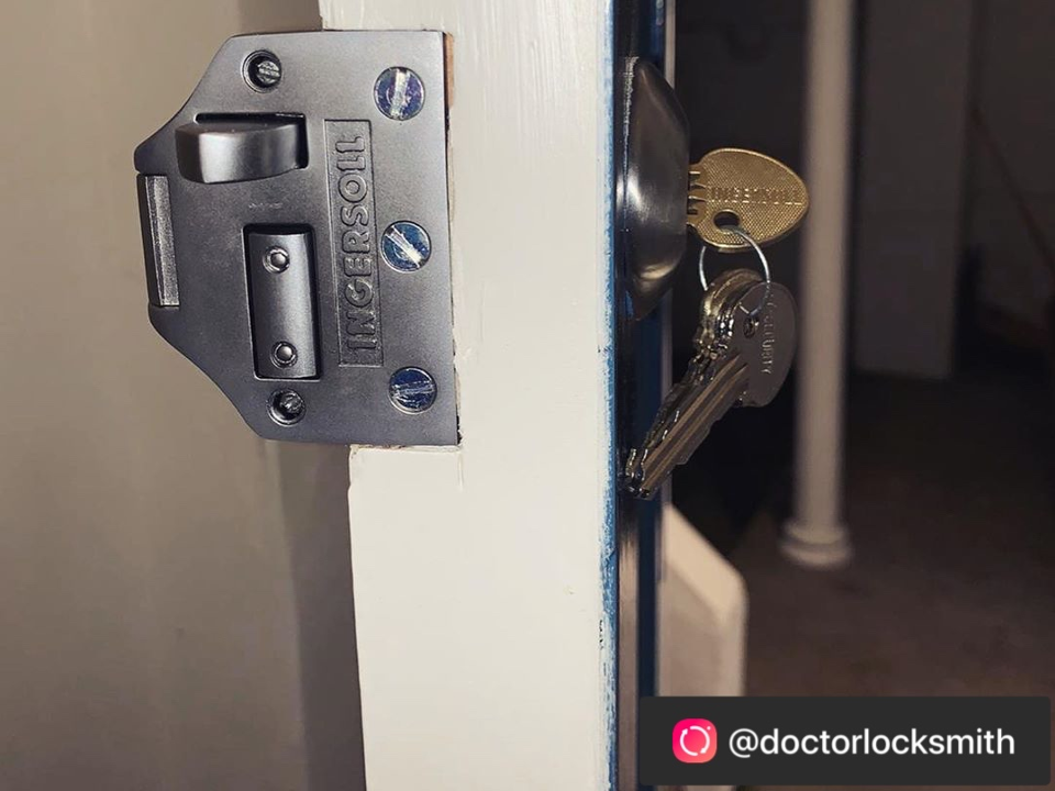 DOCTOR LOCKSMITH work photo 1