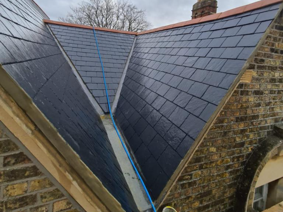 PREMIER ROOFING, GUTTERS & DRIVEWAYS LIMITED in Oxford Rated People