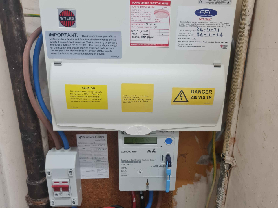 Taz Electrician work photo 3
