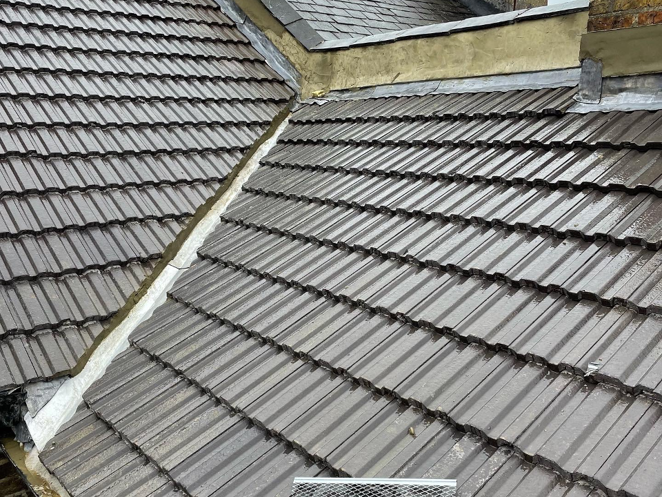 FINE LINE ROOFING & BUILDING LTD work photo 4