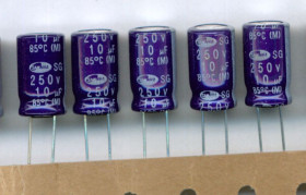 10uF/250V/85C (OPAK. 10 SZT.) KONDENSATOR ELEKTROLITYCZNY