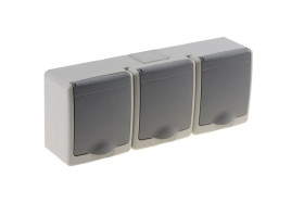 Gniazdo BETA1, potrójne, 3xP+Z, IP44, dymne, ob.szara* D.3614GGG/1