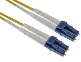 Kabel światłowodowy długość: 7m Z zakończeniem złącze B<B>: LC złącze A: LC średnica: 900μm Jednomodowy 0.38