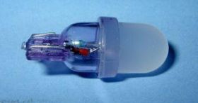 R-10 12V LED ULTRAFIOL.Z COKOŁ.PLAS.