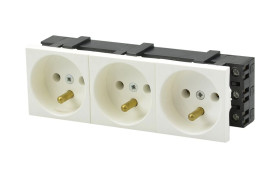 Gniazdo 230V 3x2P+Z 6M 135x45 białe Mediabox
