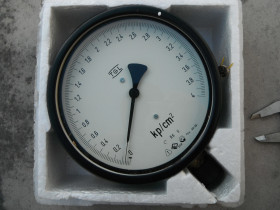 Manometr 0-4 kp/cm2 = 0-4 bar TGL 16374