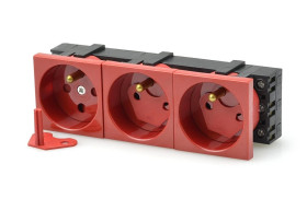 Gniazdo 3x 2P+Z DATA czerw klucz 45x135mm typ M45 JL-02-G21-7K