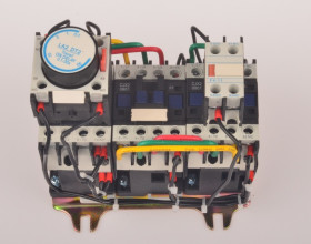 Starter Rozrusznik Układ Gwiazda Trójkąt do 4kW (9A)