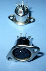 NYS-325 GN.DIN 5-PIN NEUTRIK