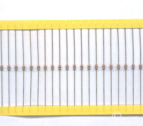 REZYSTOR 0,125W (1/8W) 5,6K ohm (50 SZTUK)